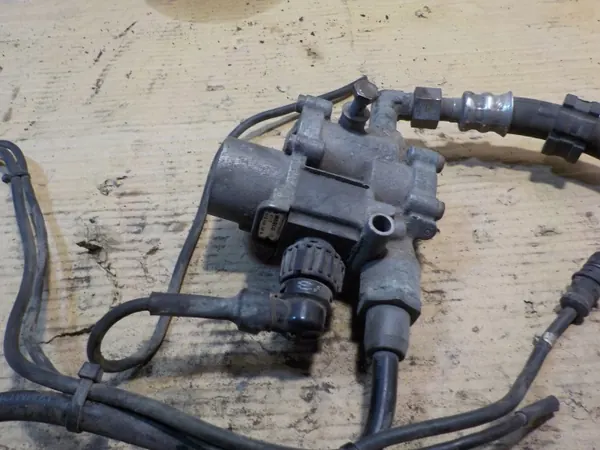Scania EBS-modulatorventiel OEM 4721950970 - Gebruikt image 3