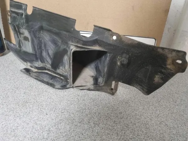 Piezas de compartimento motor BMW usadas OEM 8264399 image 3