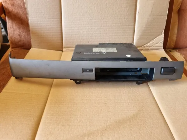 Changer CD BMW OEM 8361584 pour E46 - Occasion image 3