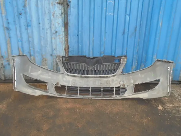 Paraurti anteriore Skoda Fabia II 2007-2014 image 7
