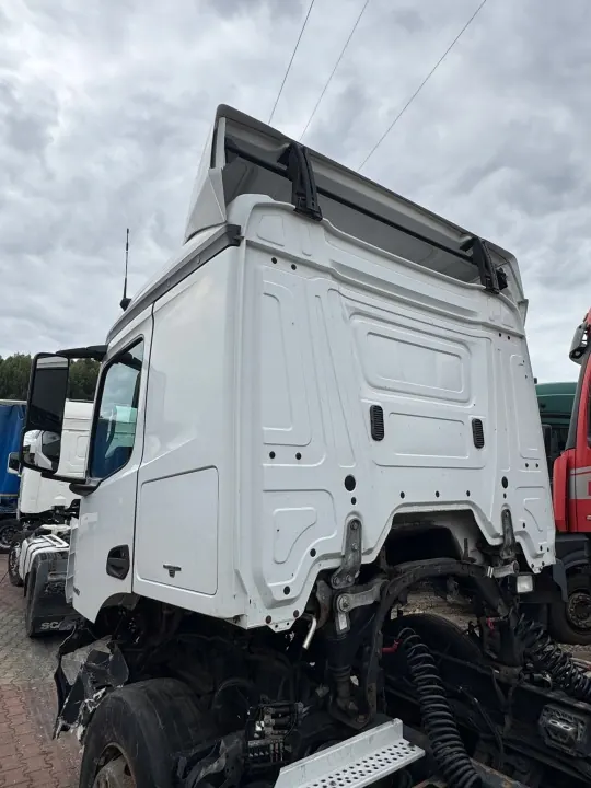 Cabine complète étroite basse Mercedes Actros MP4 Antos image 4