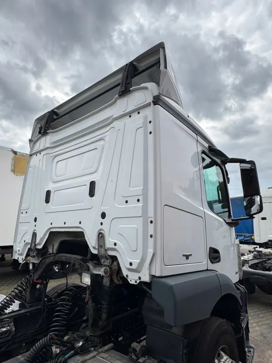 Cabine complète étroite basse Mercedes Actros MP4 Antos image 6