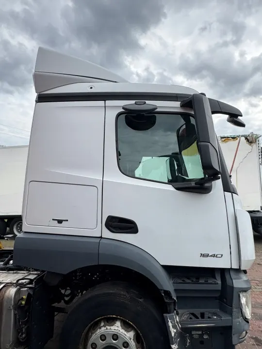 Cabine complète étroite basse Mercedes Actros MP4 Antos image 7