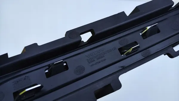 VOLVO V40 II LIFT 16- Telaio Inferiore Paraurti Anteriore Sinistro (KR43) image 6