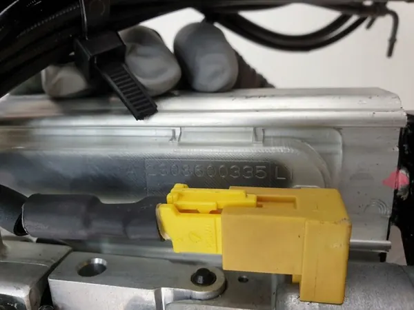 Mercedes SL R230 takaktuator OEM A2303600335 image 5