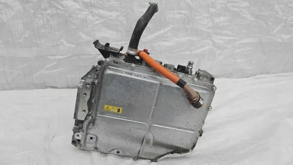 Inversor Renault Zoe OEM 296G18935R Usado image 2