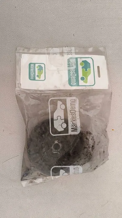 Volkswagen VW Vaihtovirtapumpun Kiristin OEM 038109244M image 2