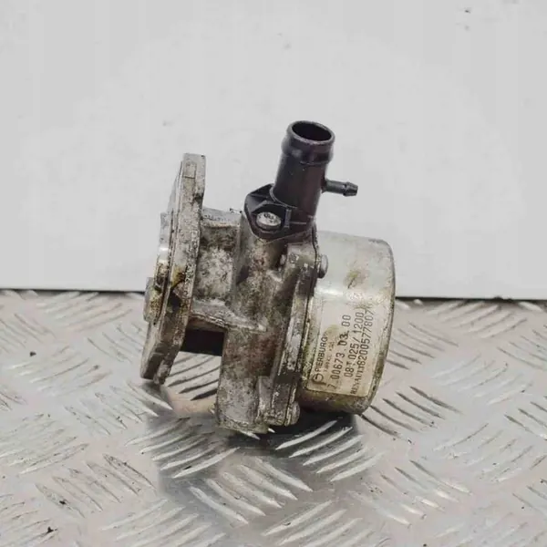 Imupumppu NISSAN QASHQAI II 1.5L diesel 8200577807 image 3