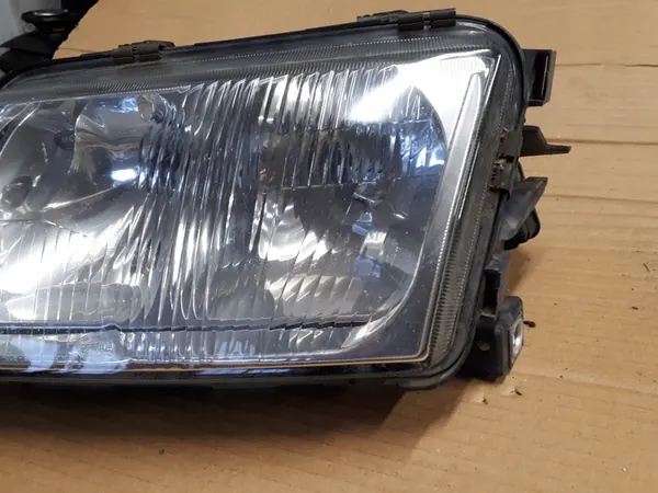 Faros izquierdo Audi A3 8L Hella image 3