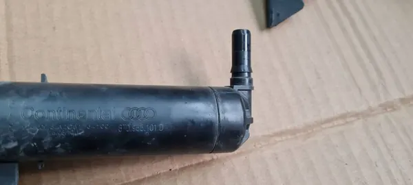 Linker koplampwasinstallatie AUDI A5 2013 8T0955101D image 6