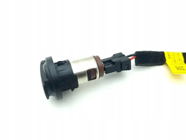 Prise 12V Hyundai i30 2023 OEM 84656G4960 Avant image 4