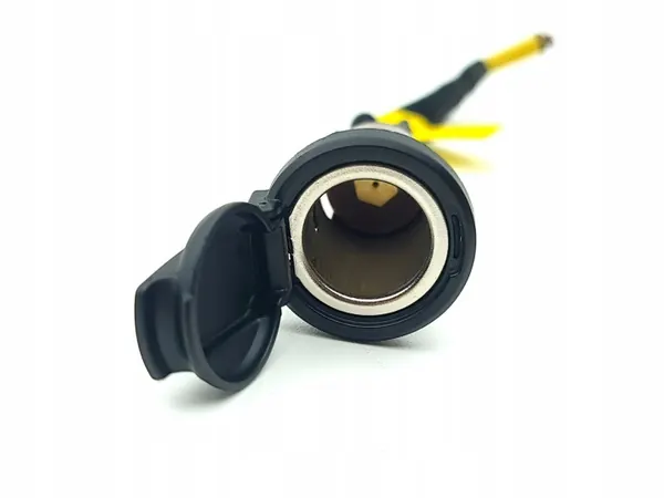 Prise 12V Hyundai i30 2023 OEM 84656G4960 Avant image 6