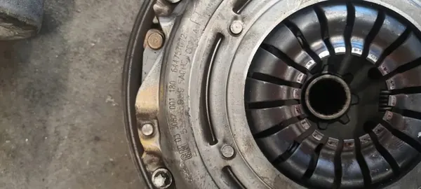 OPEL ASTRA J INSIGNIA 1.6 TURBO Kaksoismassaväkä image 2