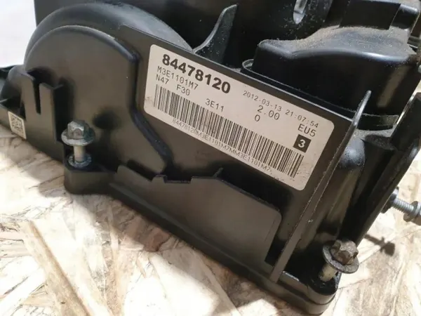 BMW Nokkenasafdekking OEM 1127810584 voor 3-serie F30 image 4