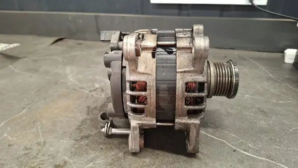 Vaihtovirtageneraattori VW Passat B8 2.0 TDI image 3