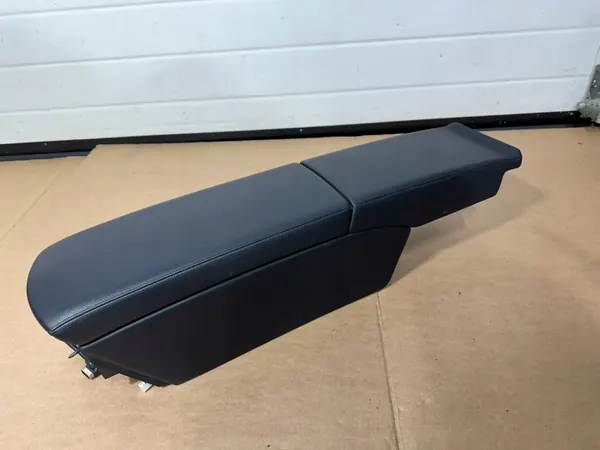 Accoudoir OEM A2306800310 Console Mercedes SL R230 Noir image 2
