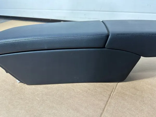 Accoudoir OEM A2306800310 Console Mercedes SL R230 Noir image 4