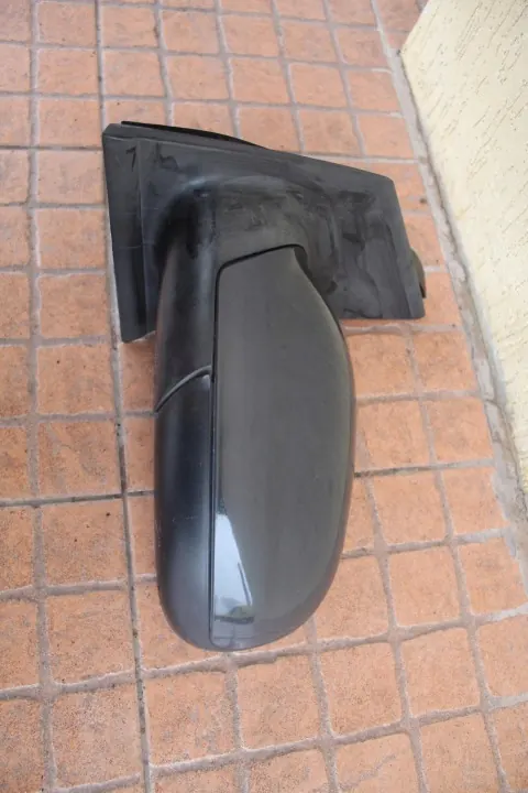 LI7F vänster sidospegel för VW Fox - Begagnad OEM-del image 3