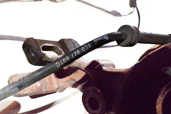 Snodo posteriore sinistro AUDI A4 8E2, B6 8E0927807C image 2