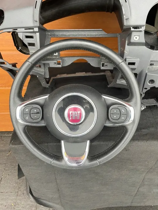 Fiat 500 Lift kojelauta OEM 2 turvatyynyllä image 4