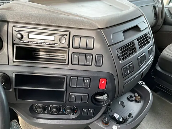 Cabina DAF XF 106 SPACE CAB Manual - Estado Usado image 10
