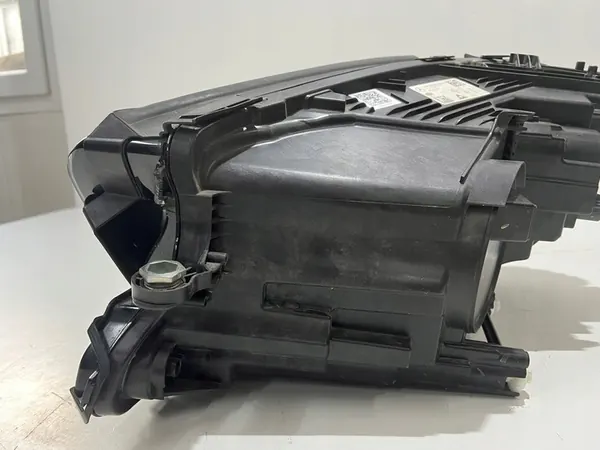 Mercedes E-Klasse Links Rechts Lamp A2139066408 Full LED image 10