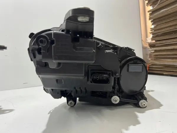 Mercedes E-Klasse Links Rechts Lamp A2139066408 Full LED image 8