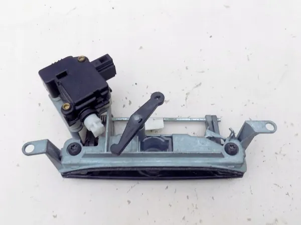 Plaque de fixation VW 9N OEM 6Q6827601F image 4