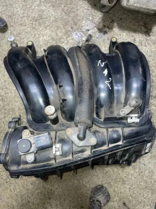 Colector de admisión BMW OE usado OEM 1437938 image 2