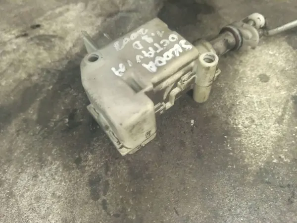Cerradura tapa combustible OEM 3B08107738 Skoda Octavia Mk1 image 4