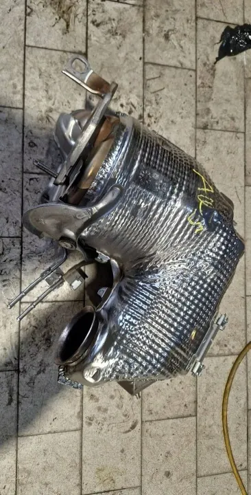 Catalizador DPF Renault OE 208A05956R usado image 2