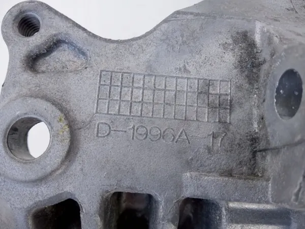 Suporte de montagem compressor ar condicionado Infiniti M35 OEM 11910-EG000 image 3