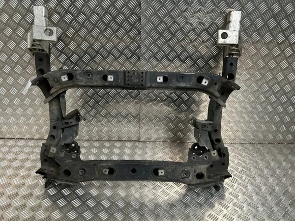 UTO55303 Voorste hulpframe voor Mercedes C W205 image 2