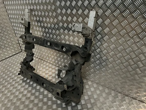 UTO55303 Voorste hulpframe voor Mercedes C W205 image 4