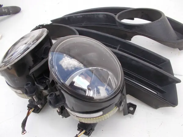 Fari fendinebbia con griglie VW Touran I 03-06 image 3