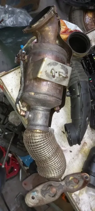 Catalizador Ford OEM BV61-5E211-EK usado image 2