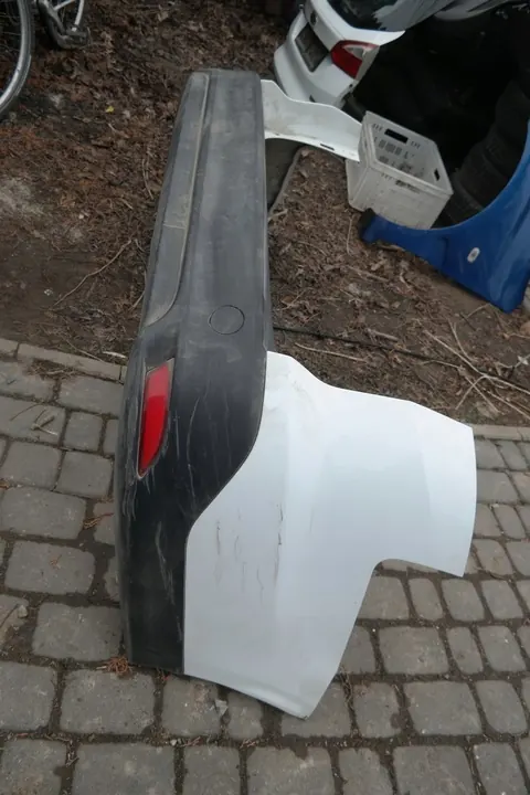 Paraurti posteriore Ford Focus Mk3 Kombi 2011- image 2