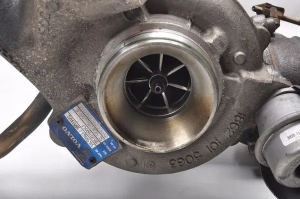 VOLVO S90 V90 XC90 2.0 D5 Turbocompresor 31459963 image 2