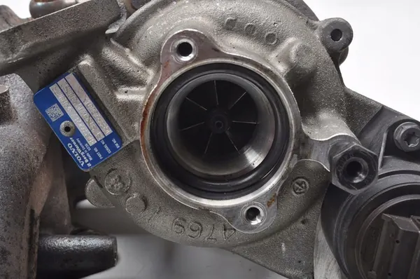 VOLVO S90 V90 XC90 2.0 D5 Turbocompresor 31459963 image 4