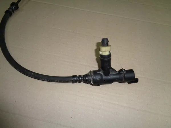 VW Audi Kopplingsventilationsslang 1K0721468C image 2