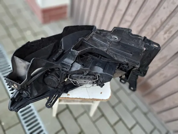 Oikea ajovalo Renault OE 260102973R image 5