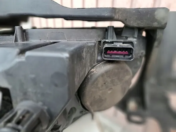 Oikea ajovalo Renault OE 260102973R image 6