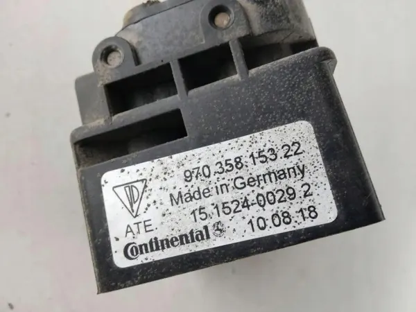 Porsche Panamera Luchtveringmodule OEM 97035815322 image 3