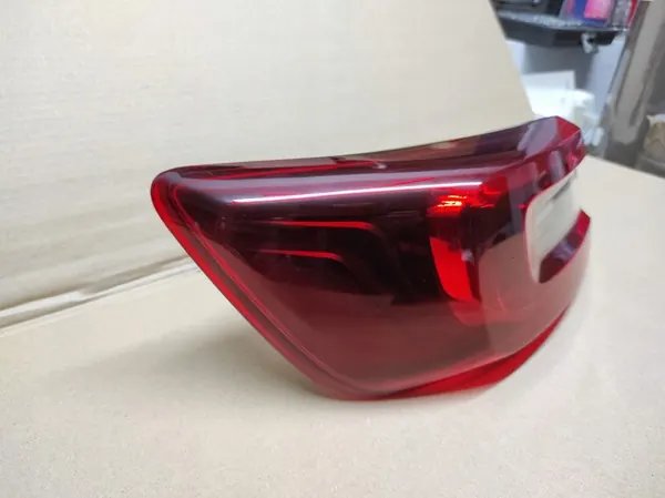 Luz trasera izquierda para Renault Talisman Sedan image 2