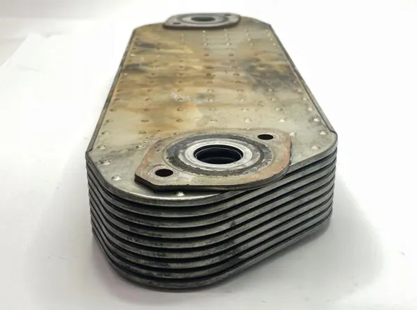 Arrefecedor de óleo motor OEM 21370430 para Renault Trucks image 4