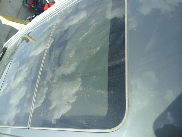 Suzuki OE 54P-61M7886 Gebruikt glazen dakpaneel image 2