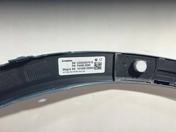 Bavette arrière droite BMW X1 U11 OEM 5A3457410 image 7