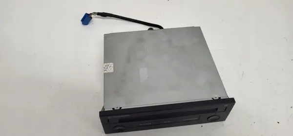 VW Passat B5 CD-vaihtaja OEM FA011730B Käytetty image 5