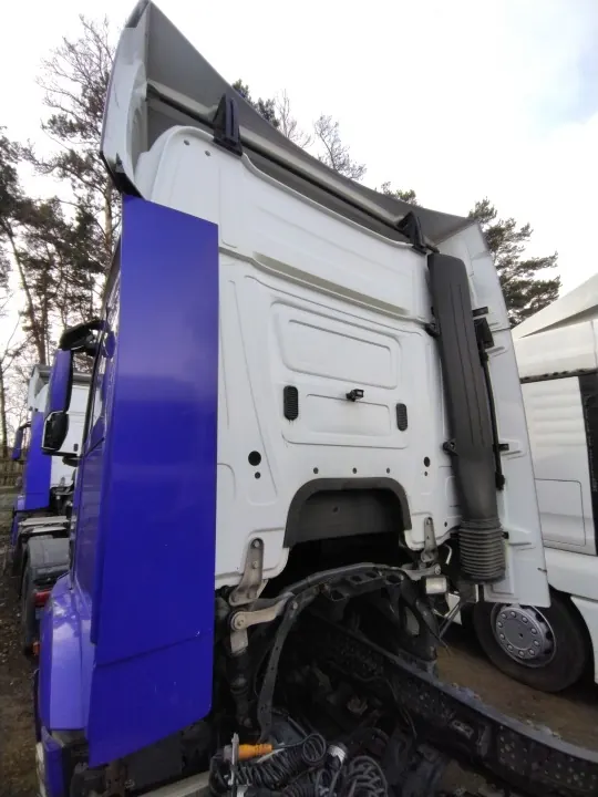 Estructura de cabina Mercedes Actros MP4 OEM KABINA MERCEDES image 4