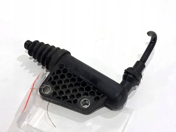 Kopplingsslavcylinder Suzuki Swift III 1.5 102HK 23820-63J01 image 2